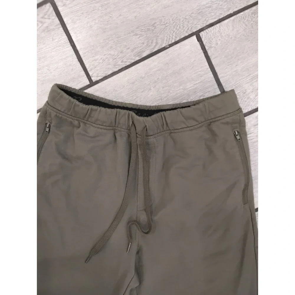 Eddie‎ Bauer Mens Sweat Shorts Khaki Olive Green Drawstring Pockets Size M